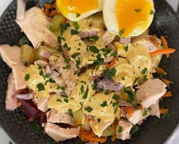 Salade de poulet œuf mollet sauce mayonnaise au soja