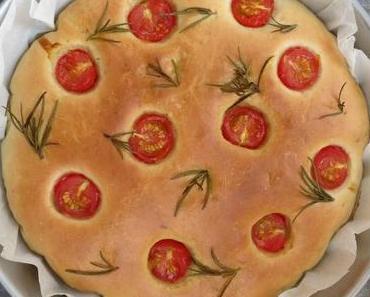Fougasse aux tomates cerises et romarin
