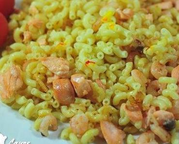 Coquillettes safranées aux crevettes et au saumon