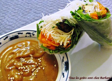 Rouleaux de printemps au tofu mariné et leur sauce au beurre d'arachide