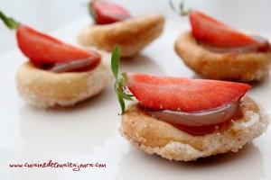 Craquelins Margely caramélisés aux fraises et caramel au beurre salé