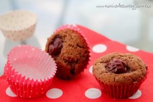 Muffins au chocolat noir et cerises