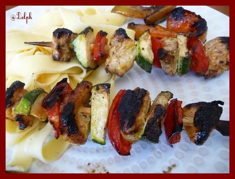 Brochettes de poulet au poivron et au courgette