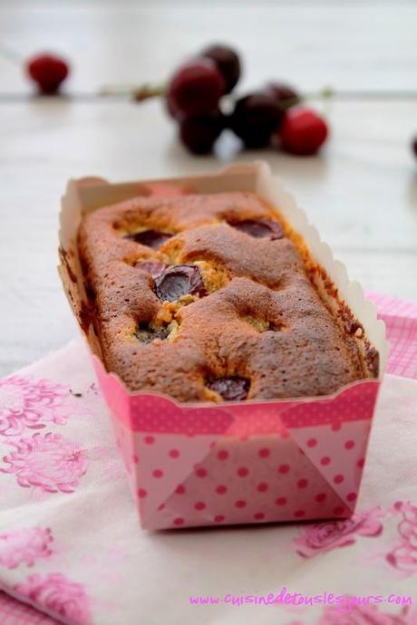 Le goûter du dimanche : Quatre quarts aux cerises et miel Quatre quarts aux cerises et miel