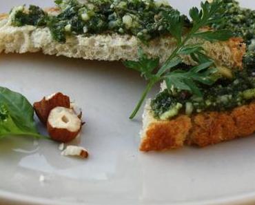 Pesto aux fanes de carottes & noisettes