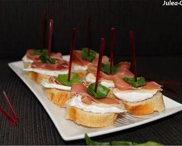 BattleFood #21 : Tapas pains grillés à l'huile d'olive, brie, jambon serrano et basilic