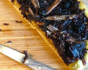 Pissaladière (aux oignons rouges)