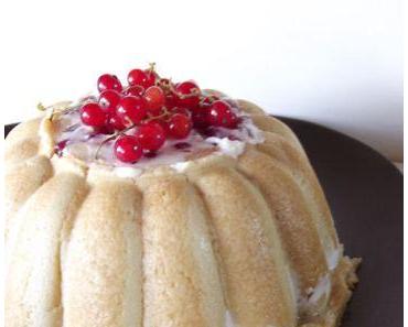 Charlotte au fromage blanc, sirop de barbe à papa et groseilles