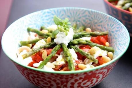 Salade de pâtes asperges tomates et mozzarella