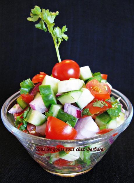 Kachumber de tomates et concombres