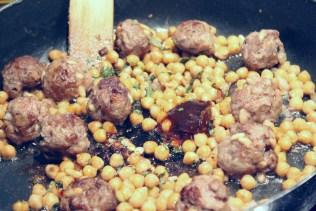 Boulettes de boeuf aux pois chiches et à la menthe