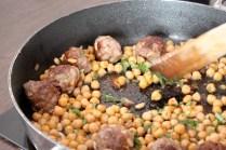 Boulettes de boeuf aux pois chiches et à la menthe