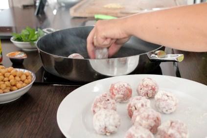 Boulettes de boeuf aux pois chiches et à la menthe
