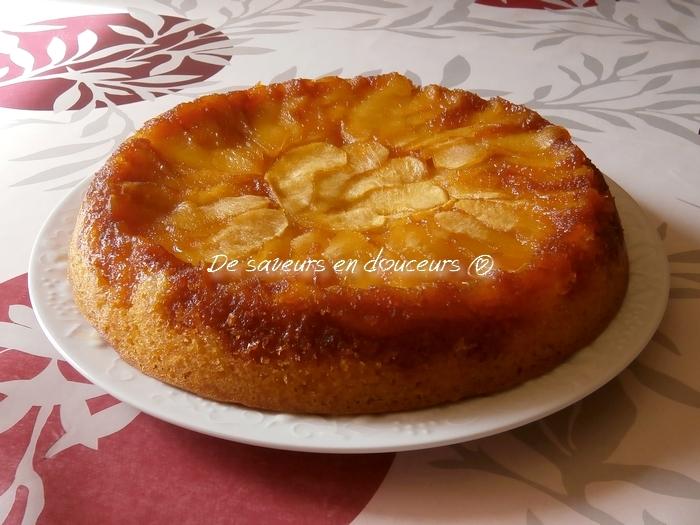 Quatre-quarts caramélisé aux pommes