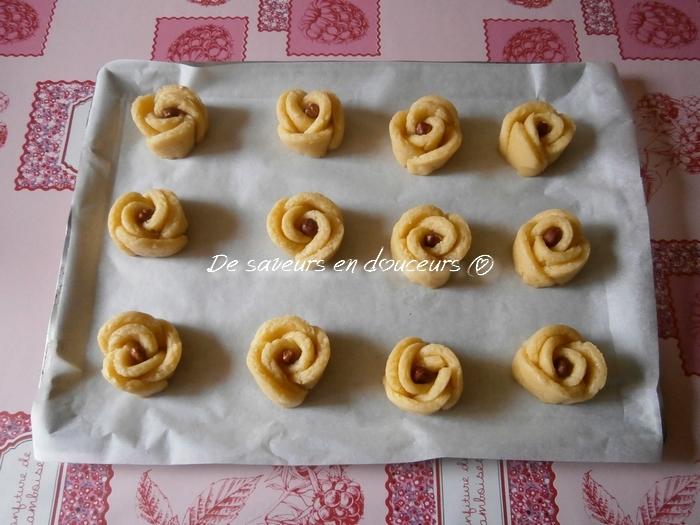 Gül Tatlisi (dessert roses)