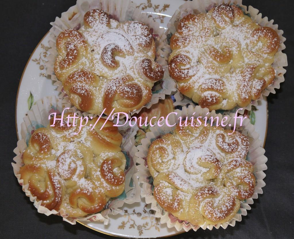 Brioche en forme de fleur Brioche en forme de fleur