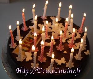 Gâteau au yaourt et son glaçage chocolat Gâteau au yaourt et son glaçage chocolat