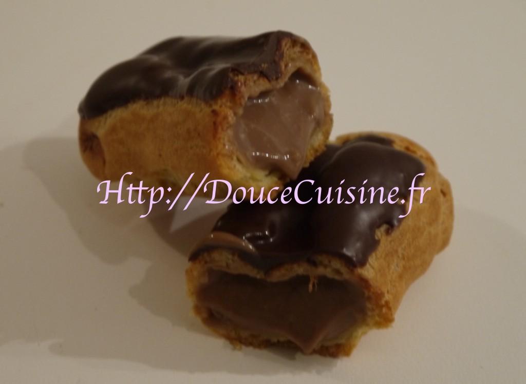 Eclair au chocolat Eclair au chocolat