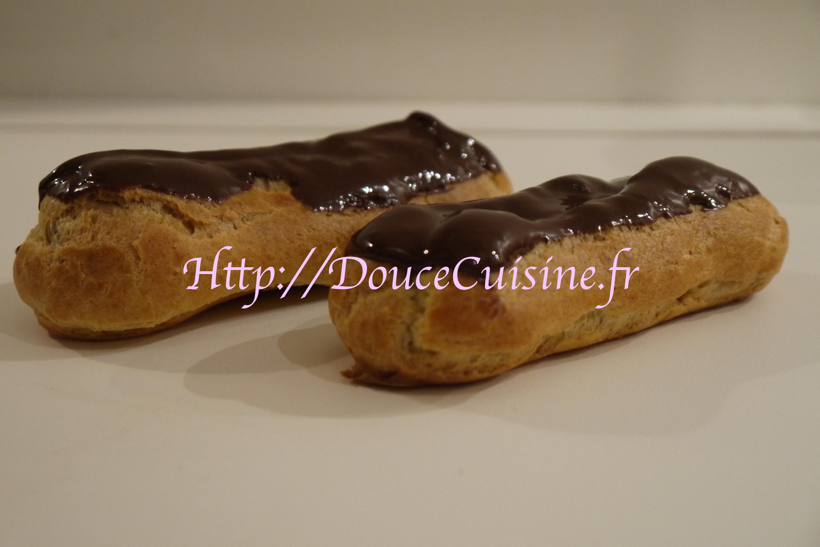 Eclair au chocolat Eclair au chocolat