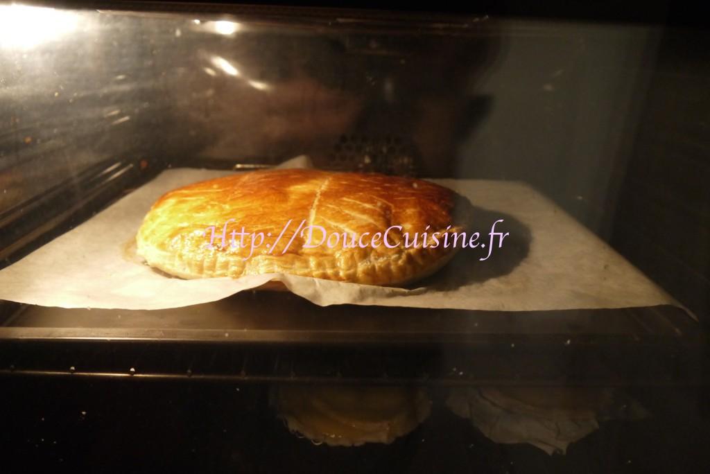 Galette des rois à la crème de frangipane (recette de Cyril Lignac) Galette des rois à la crème de frangipane (recette de Cyril Lignac)