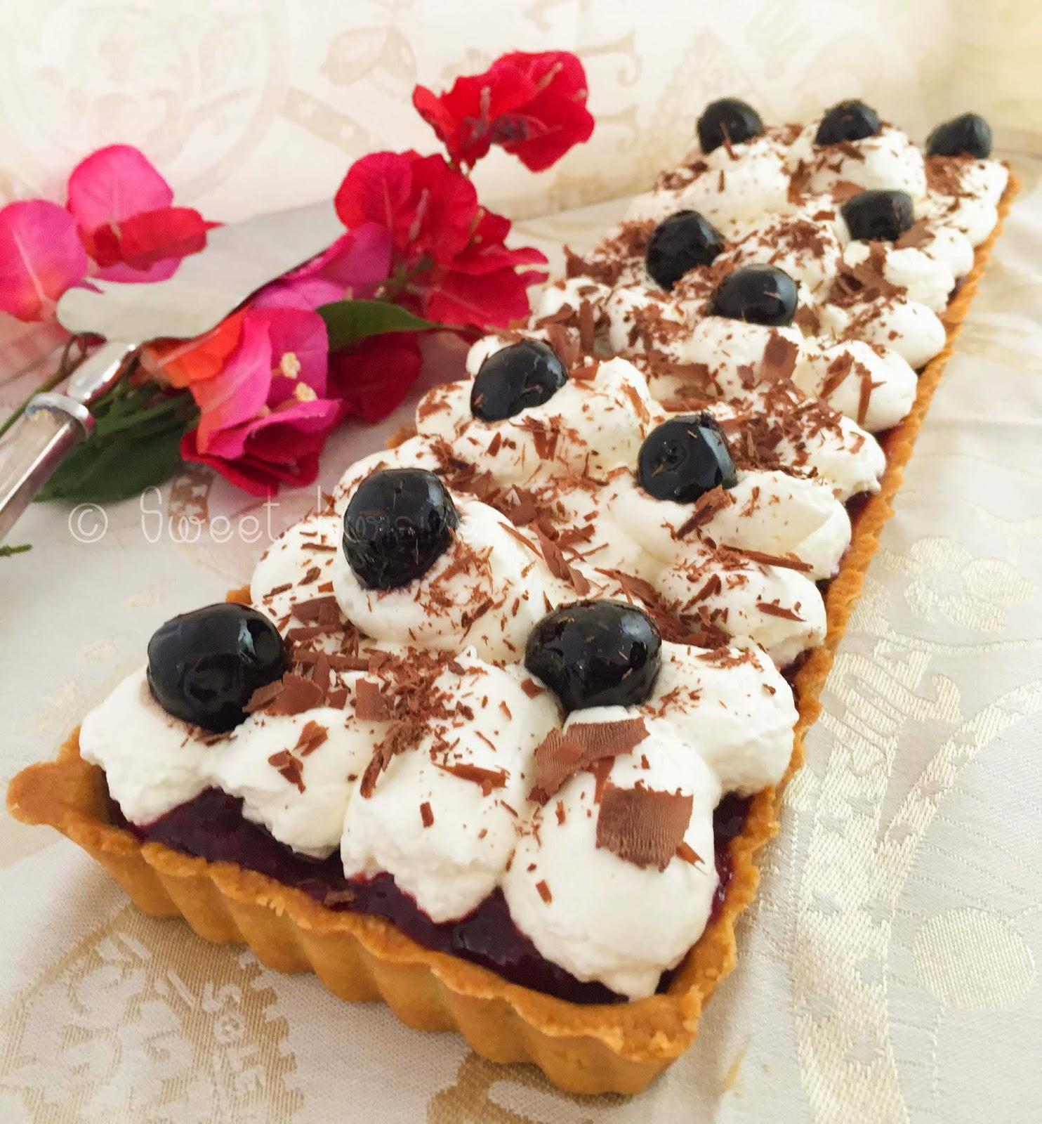 Sweet Kwisine, tarte, forêt noire, cerise, griotte, amarena, chantilly, chocolat, crème d'amandes