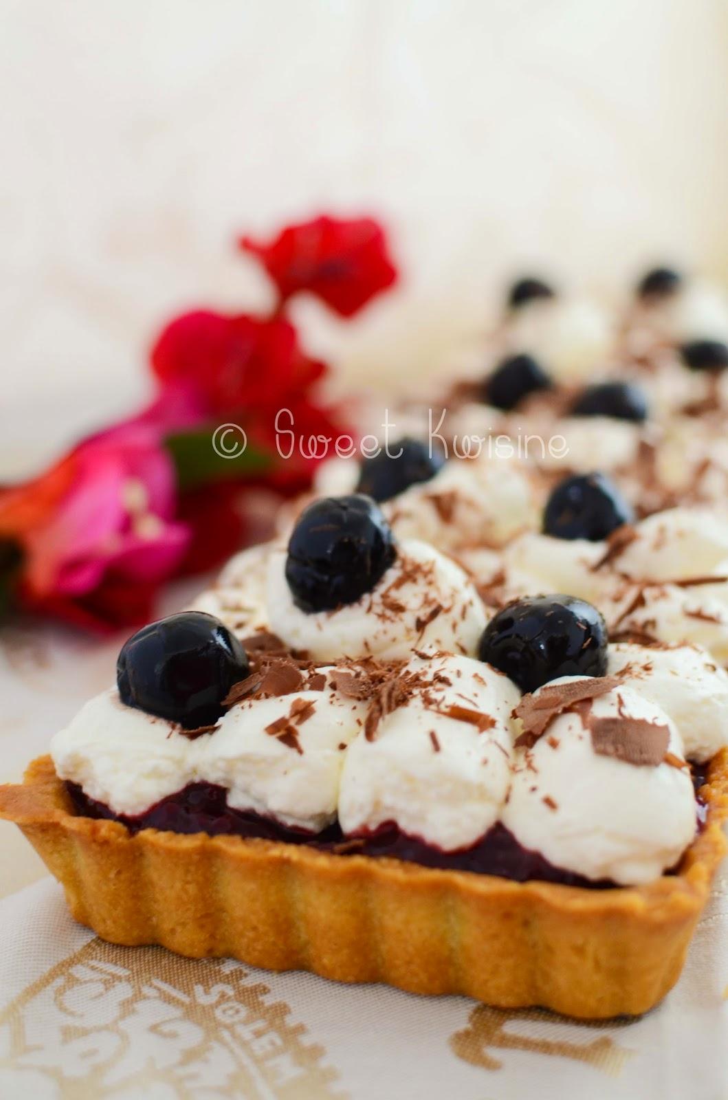 Sweet Kwisine, tarte, forêt noire, cerise, griotte, amarena, chantilly, chocolat, crème d'amandes