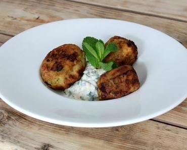 Boulettes de pois chiche & courgette, sauce yaourt pomme-menthe