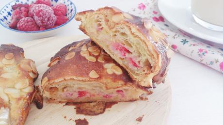 Croissants aux amandes-framboises et Chaï Impérial Latte au lait d’amande