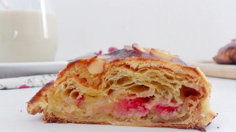 Croissants aux amandes-framboises et Chaï Impérial Latte au lait d’amande