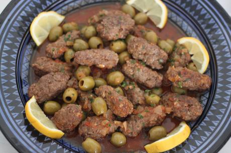 Tajine el hout (tajine à la viande hachée et olives)