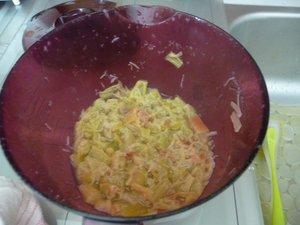 Clafoutis au yaourt, fraises et rhubarbe