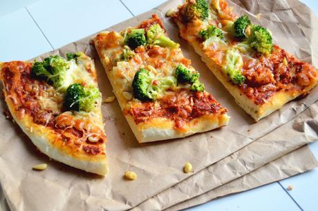 Pizza végétarienne aux Brocolis & Pignons