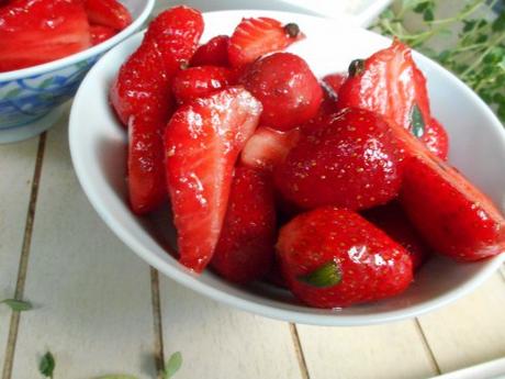salade de fraises vinaigre balsamique, thym poivre 2