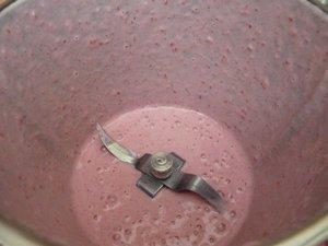 Smoothies aux fruits rouges et banane