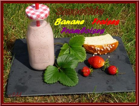 Smoothies aux fruits rouges et banane