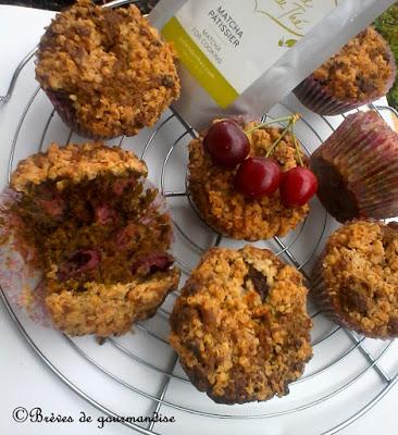 Muffins aux cerises et thé matcha, crumble flocons d'avoine et chocolat blanc {en partenariat avec Palais des Thés}