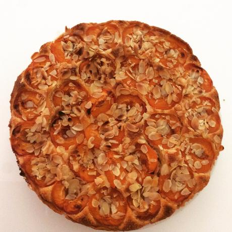 Avec ma sœur nous avons fait une tarte aux abricots