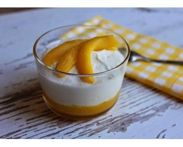 Mousse coco et coulis de mangue