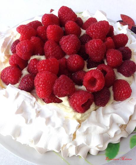 Pavlova d’Été Rhubarbe Framboises