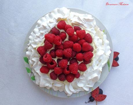 Pavlova d’Été Rhubarbe Framboises