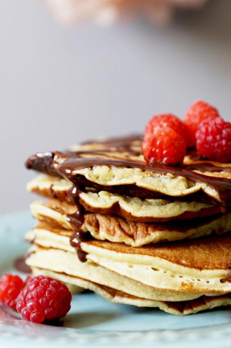 Pancakes à la rhubarbe & sirop d'agave