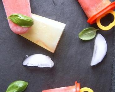 Bâtonnets glacés pastèque, raisins noir et kiwi.