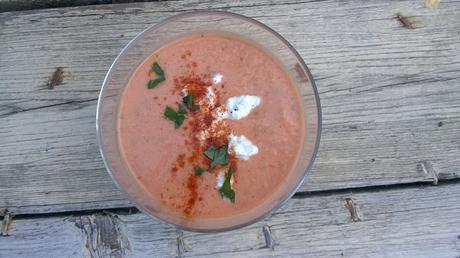 Smoothie tomate, basilic et chèvre