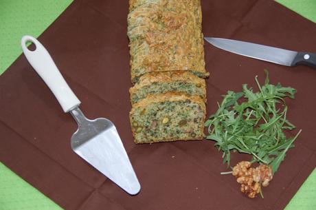 Cake roquette, noix et pistache