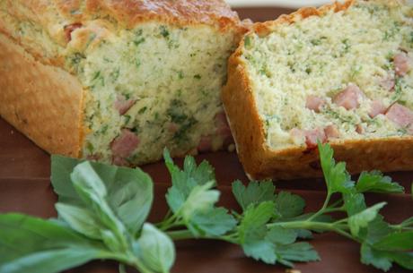 Cake aux herbes et jambon