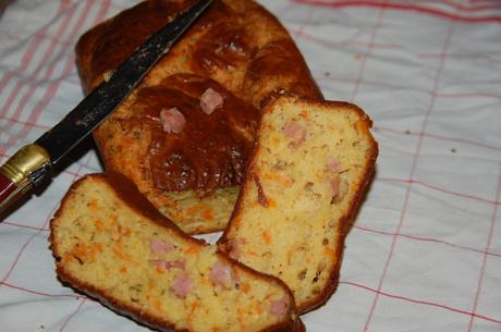 Cake jambon, emmental et carottes