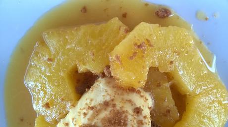 Ananas au caramel de lait de coco