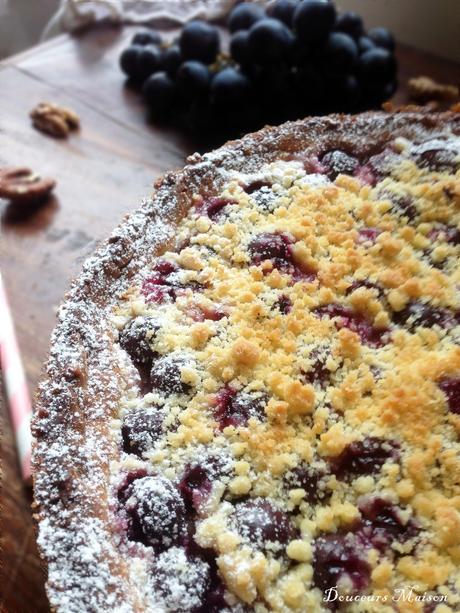 Tarte Streusel aux Raisins Muscat et Noix