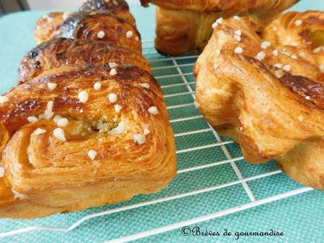 Brioche feuilletée au praliné et noisettes