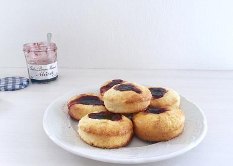 Scones vegan à la gelée de mûres